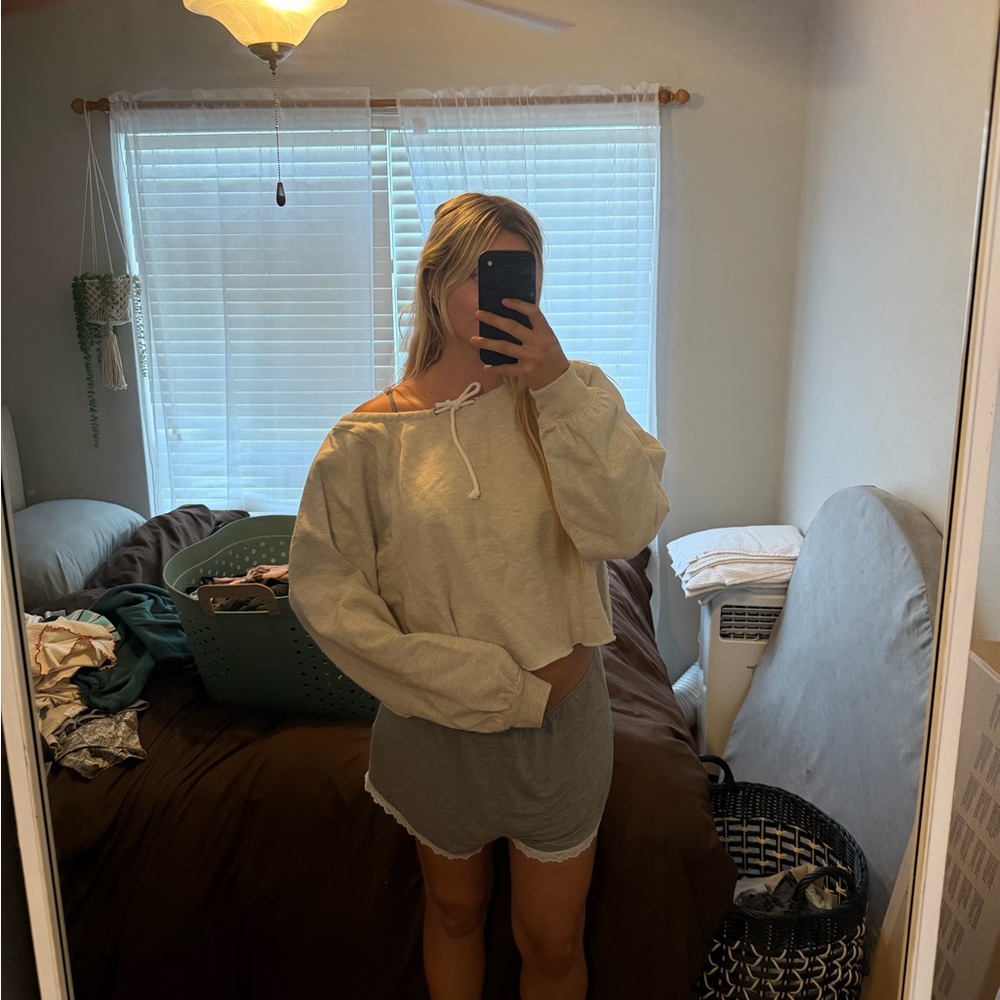 FREE PEOPLE sweatshirt